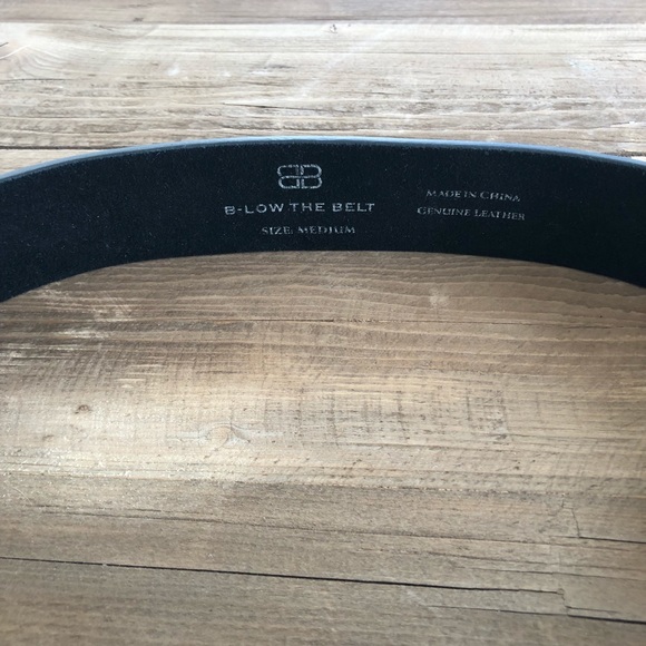 B-LOW THE BELT BRI BRI - Picture 4 of 4